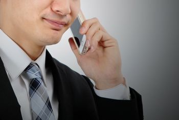 ラクして、簡単に、すぐに儲かりますよ！という話は、間違いなく詐欺。自分の努力が必要ないものには、絶対に手を出さないこと。