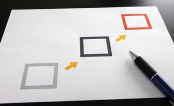 ネット副業では、ステップメールはかなり使える。お客様を徐々に育てることができるため。