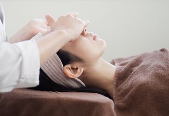 エステに行ってお金を払うことは、受けられる技術と、お金を交換しているということ。