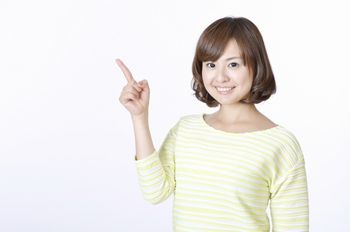 壱万円と書かれた紙に、一万円の価値がある理由は、日本と言う国が発行しているからであり、人がその紙を信用しているため。