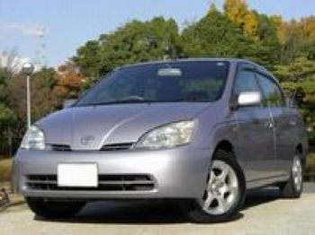 お金があるのに、１９万円の傷ついたプリウスを買った