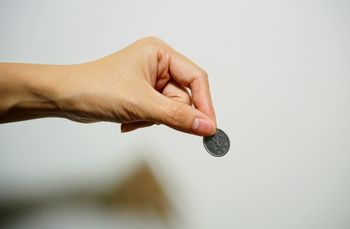 １億人の人から１円ずつもらえば、１億円になるけど、全員が１円をくれるわけではない